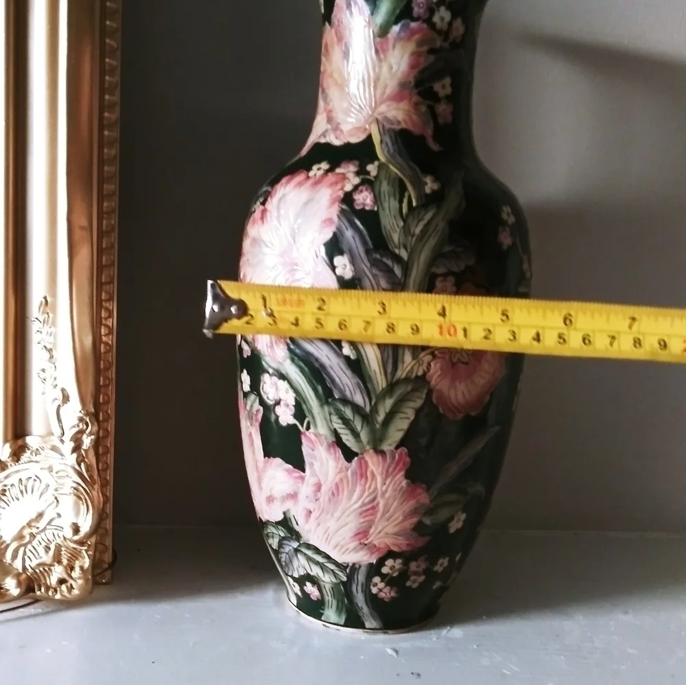 Floral textured vase green/pink vintage elegant‎